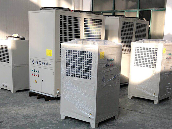 工業(yè)油冷機影響使用因素